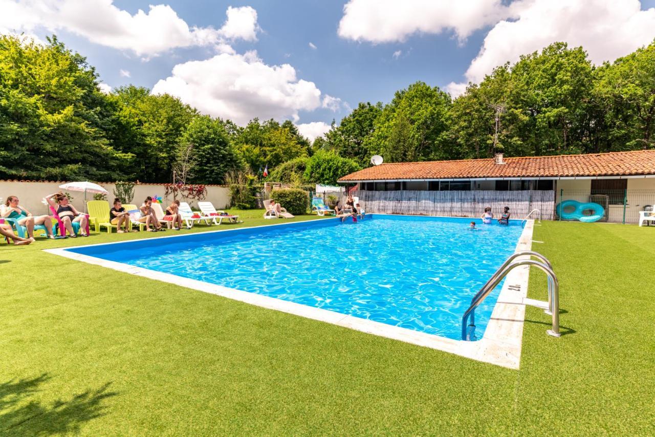 Camping Bois De St Hilaire Chalandray Exterior foto