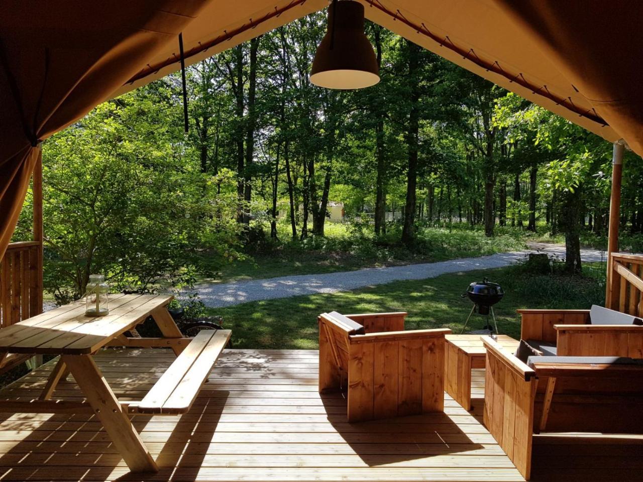 Camping Bois De St Hilaire Chalandray Exterior foto