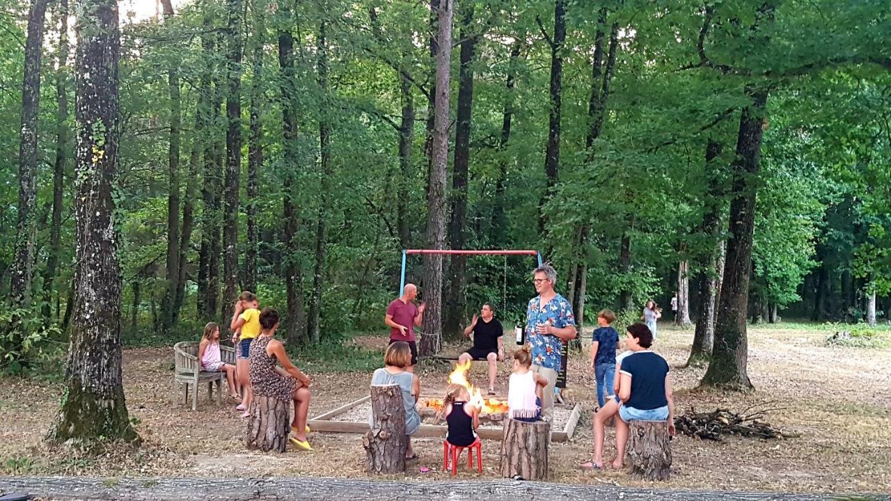Camping Bois De St Hilaire Chalandray Exterior foto