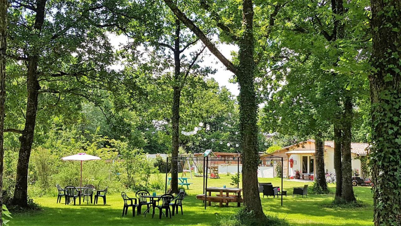 Camping Bois De St Hilaire Chalandray Exterior foto